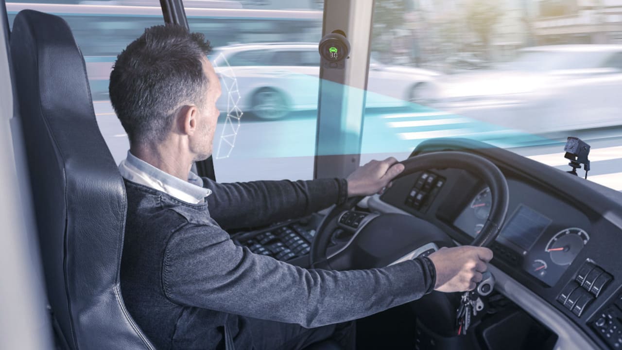 Come rendere autobus e camion più sicuri e intelligenti con il sistema di videotelematica  thumbnail