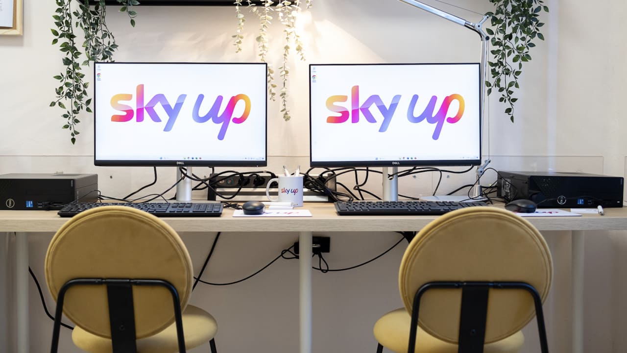 Sky Up Digital Hub: apre a Roma un nuovo spazio digitale per l'inclusione over 65 thumbnail