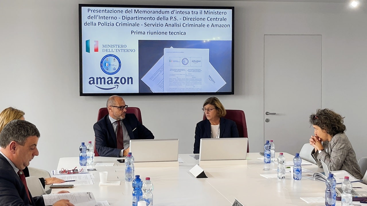 Amazon Italia e il Ministero dell’Interno siglano un memorandum per la lotta alla contraffazione thumbnail