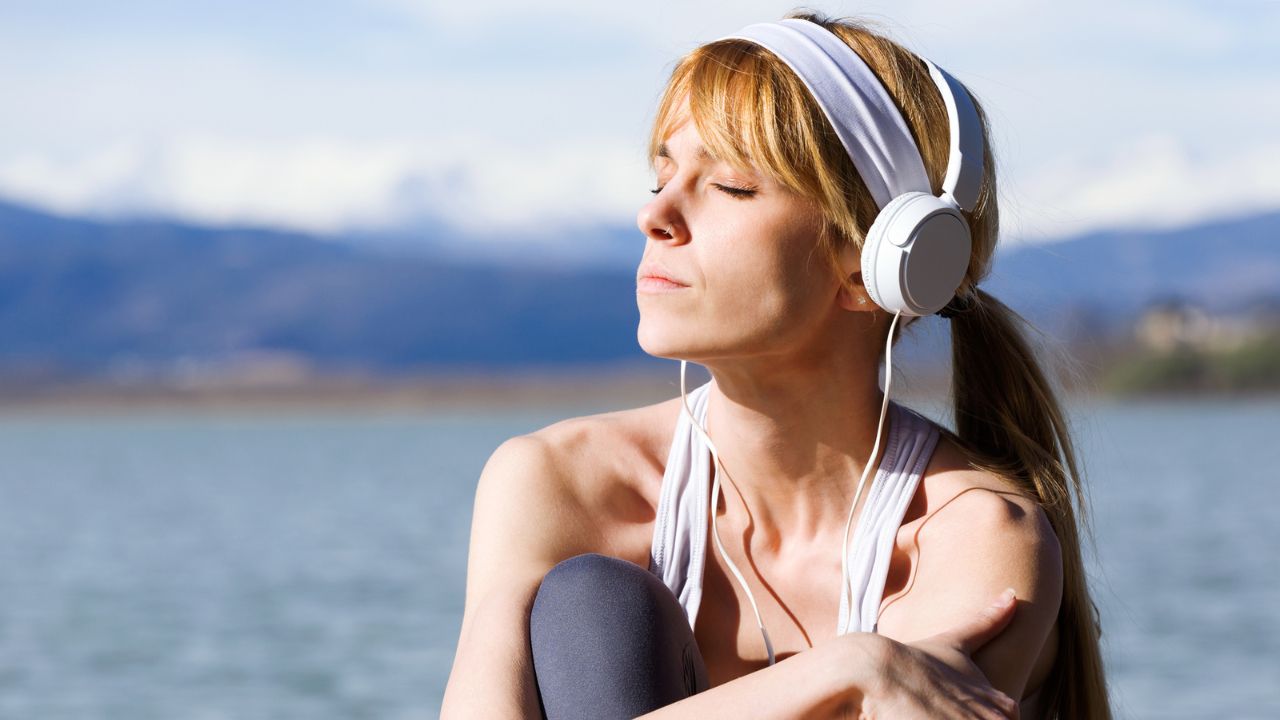 La musica può alleviare il dolore fisico al pari di un antidolorifico: lo rivela un nuovo studio thumbnail