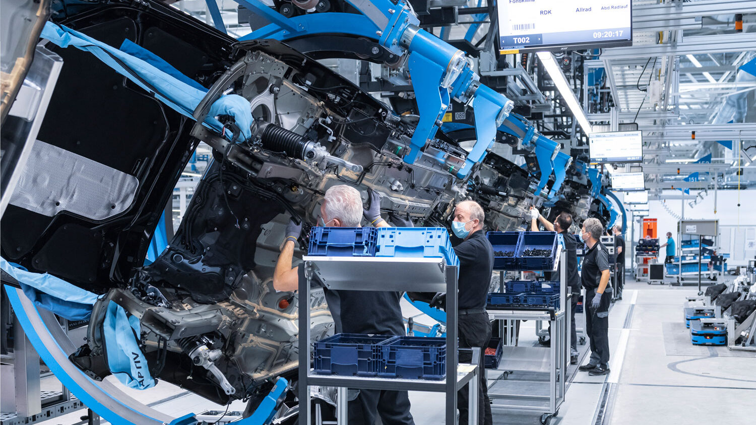 Factory 56: la megafabbrica di Mercedes-Benz con al centro il lavoro umano [reportage] thumbnail