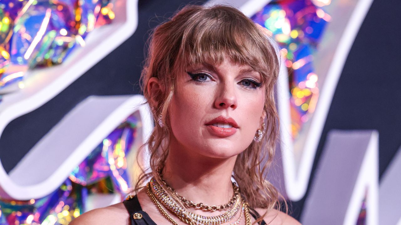 Universal Music dice addio a TikTok: niente più canzoni di Taylor Swift e altri artisti thumbnail