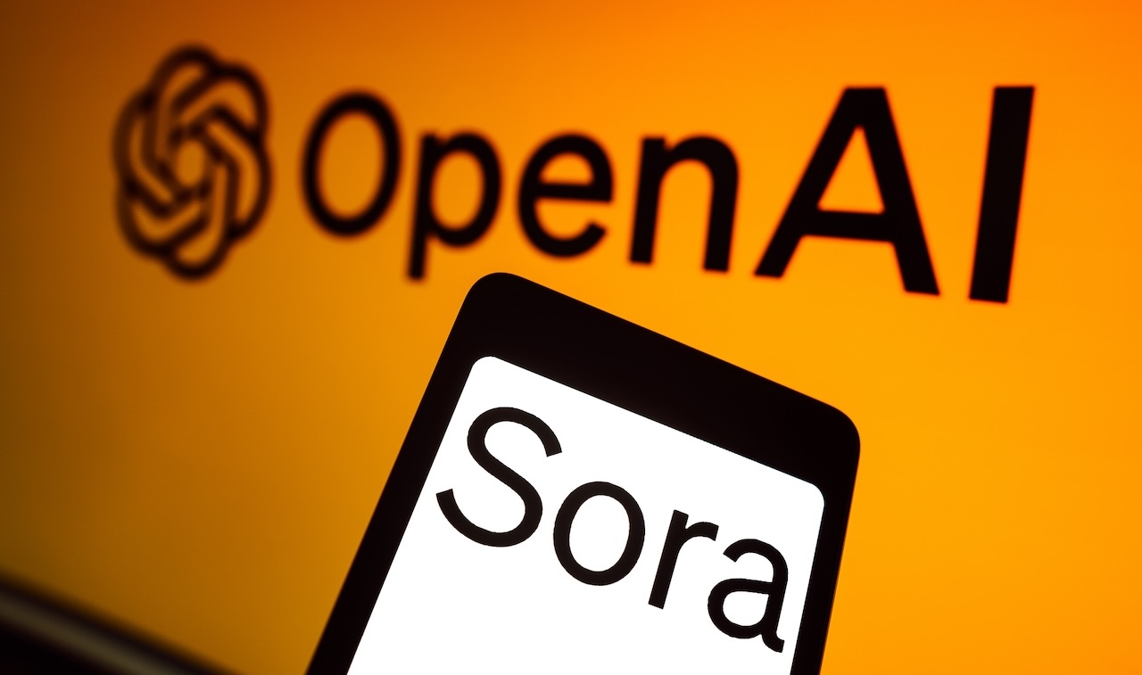 OpenAI presenta Sora, IA che crea video (molto) realistici partendo da un testo thumbnail