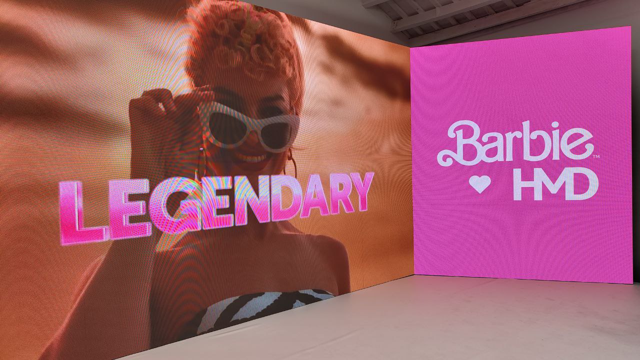 Barbie annuncia il suo telefono, in collaborazione con HMD thumbnail