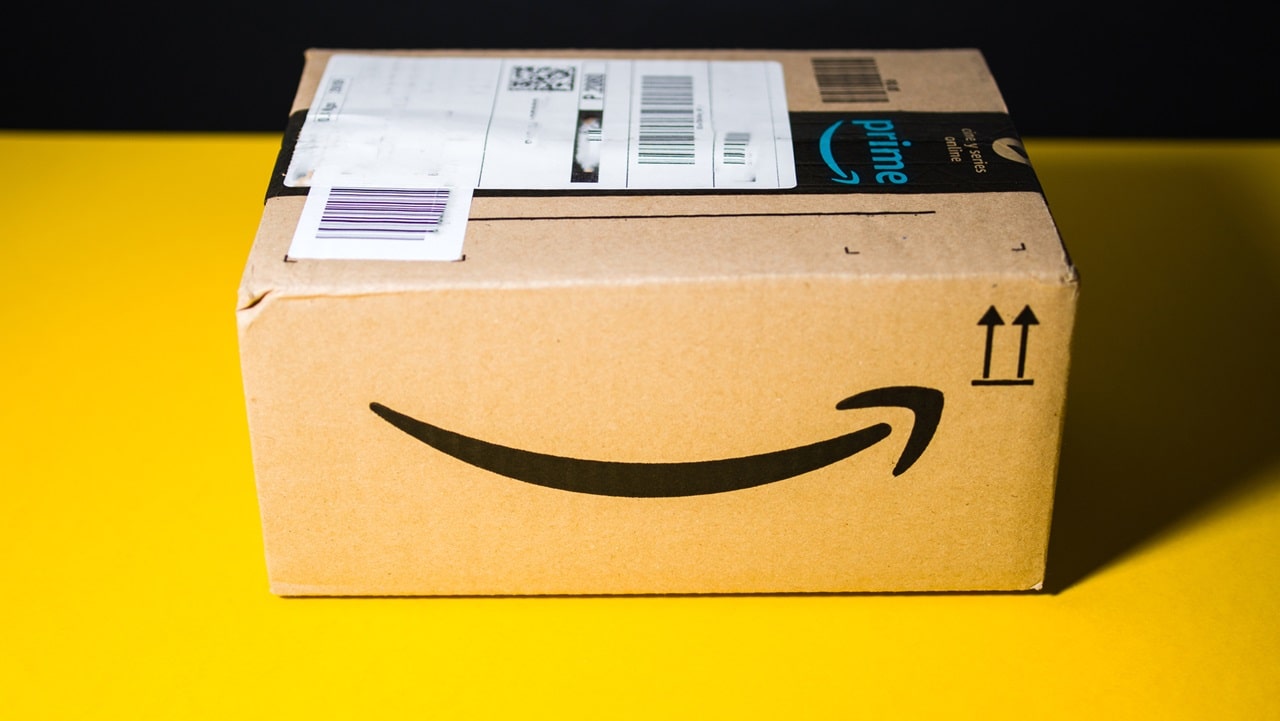 Amazon annuncia: sui prodotti tech, il reso passa da 30 a 14 giorni thumbnail