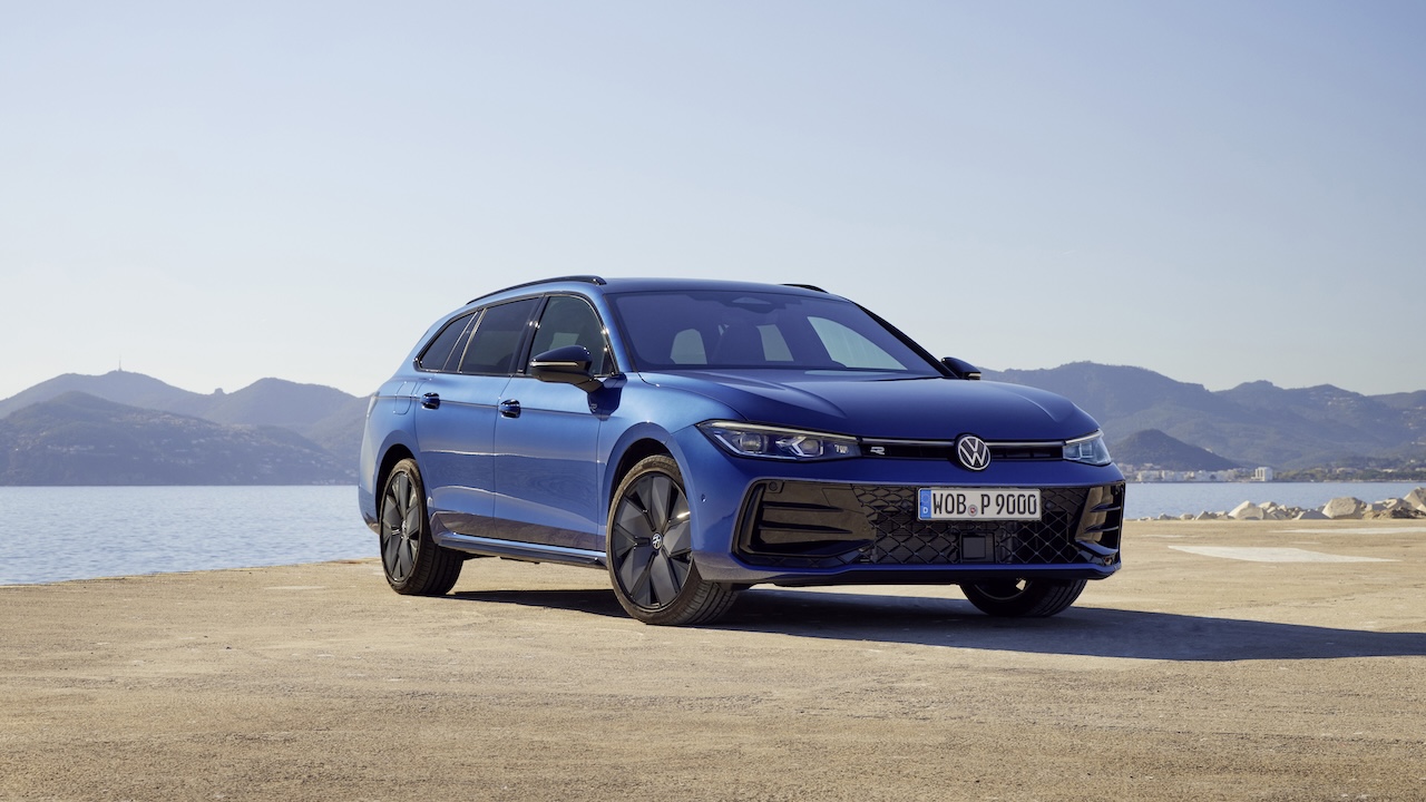 Volkswagen Passat 2024: la prova su strada della nuova generazione di station wagon thumbnail