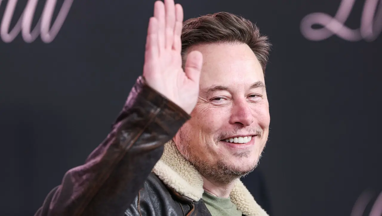 ChatGPT su iPhone scatena l'ira di Elon Musk: "li vieterò nelle mie aziende" thumbnail