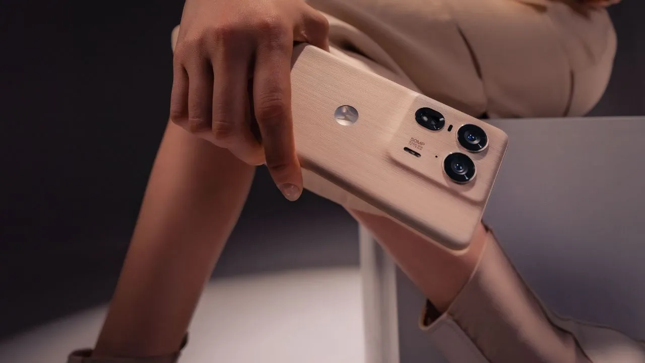 Motorola: ecco i nuovi smartphone Edge 50 nei modelli Ultra, Pro e Fusion thumbnail
