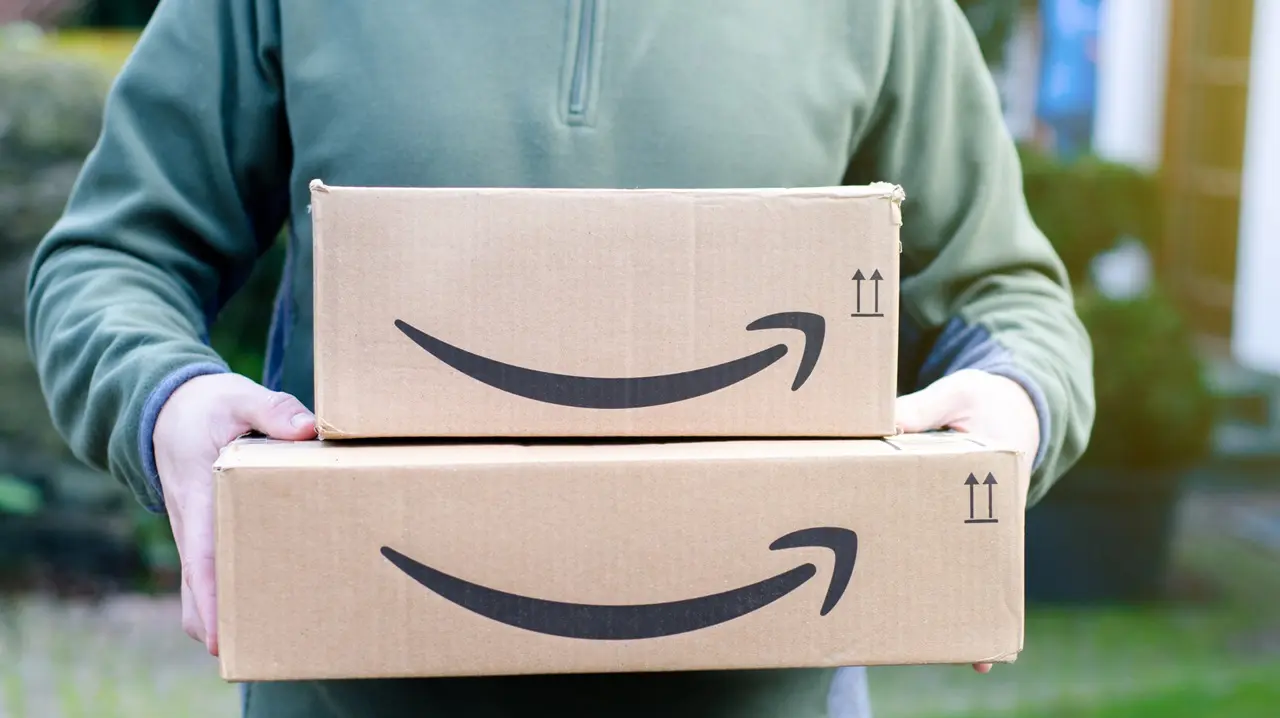 Amazon lancia una settimana di offerte sui prodotti essenziali thumbnail