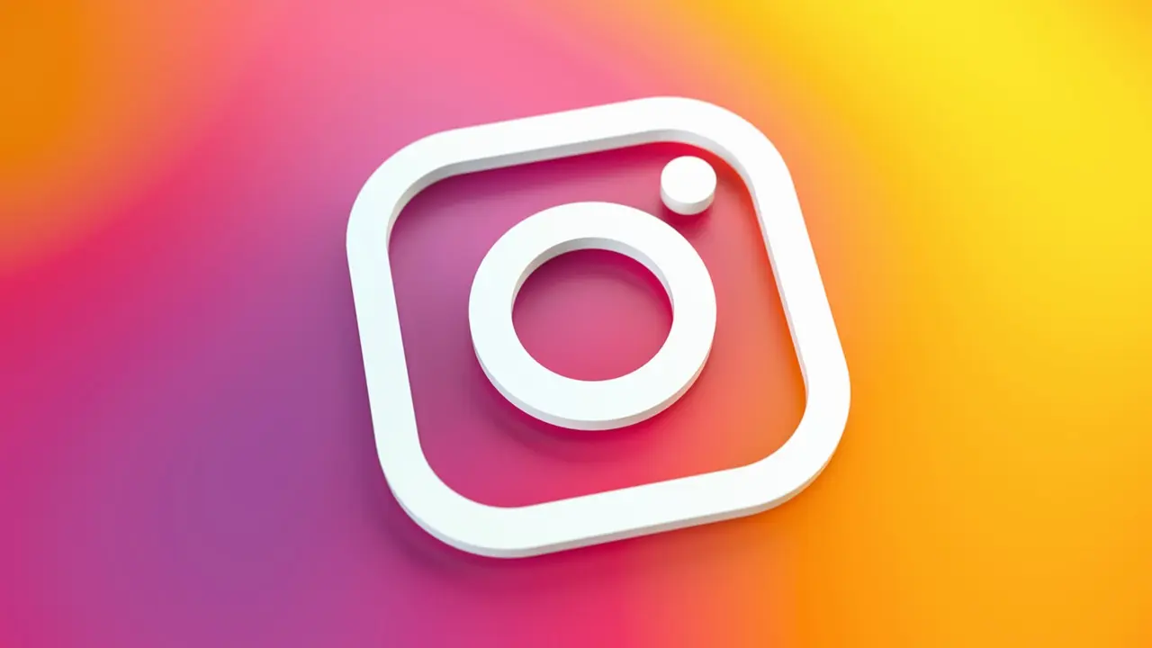 Instagram lancia 4 nuovi adesivi per le Storie thumbnail