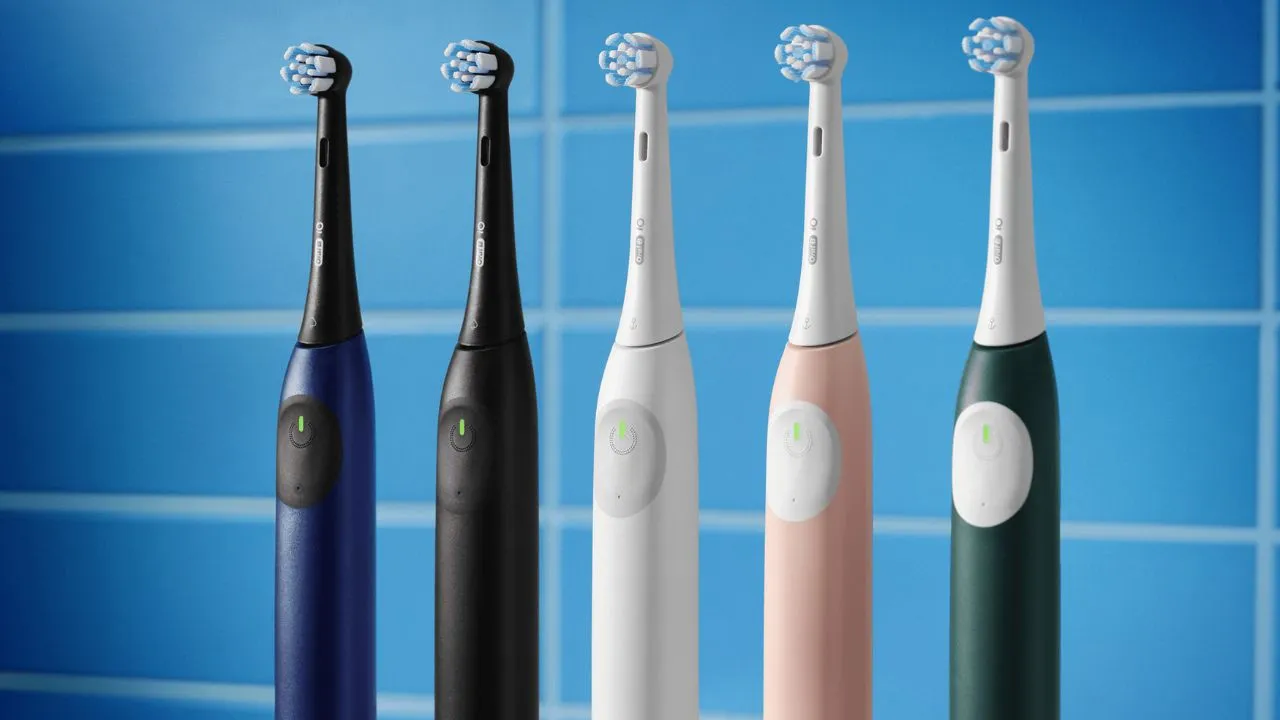 Oral-B iO2 è il nuovo spazzolino elettrico del brand thumbnail