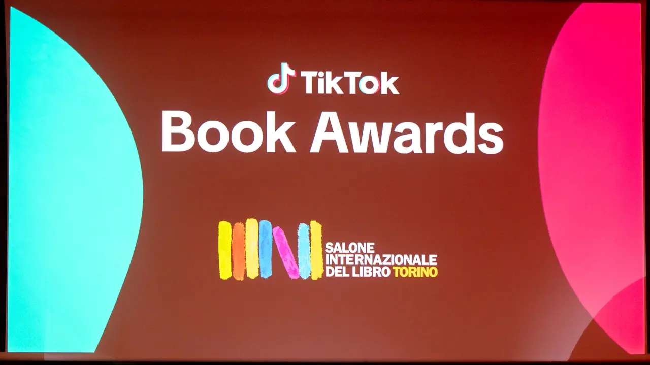 TikTok premia i migliori libri al Salone del Libro di Torino 2024 thumbnail