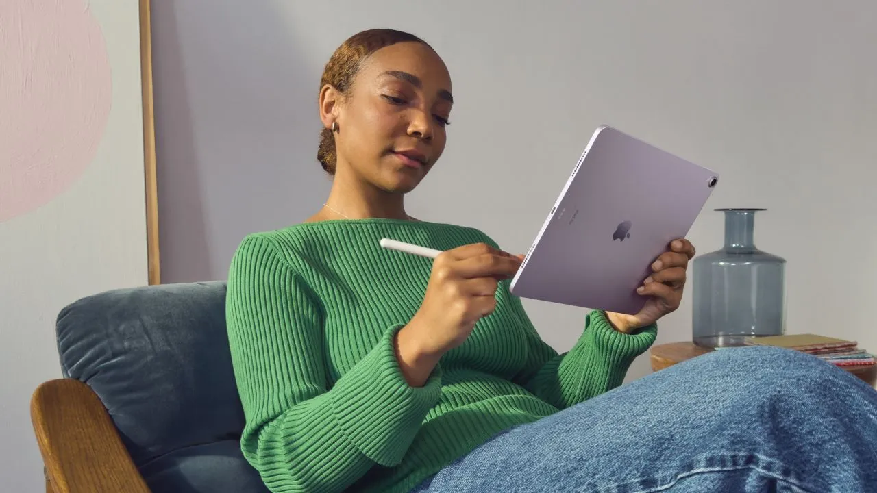 Apple svela il nuovo iPad Air con Chip M2: scopriamone caratteristiche e prezzo thumbnail