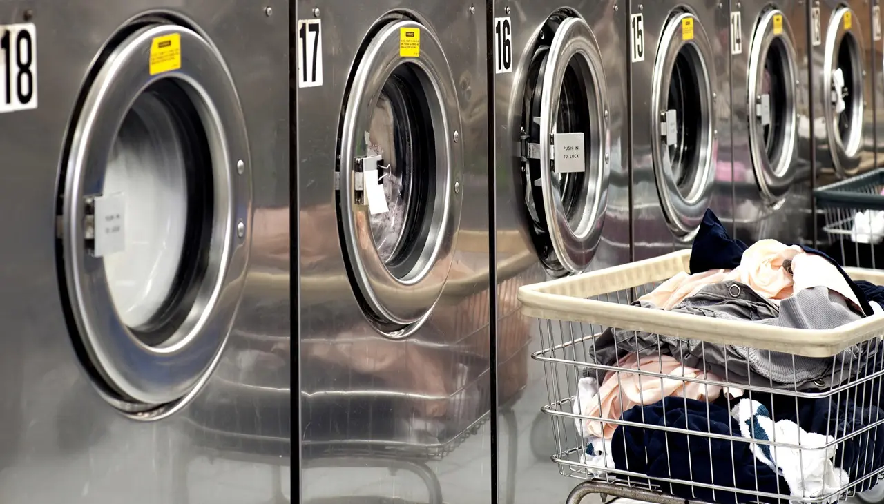 Bucato gratis per tutti: studenti scoprono una falla di sicurezza nelle lavatrici connesse thumbnail