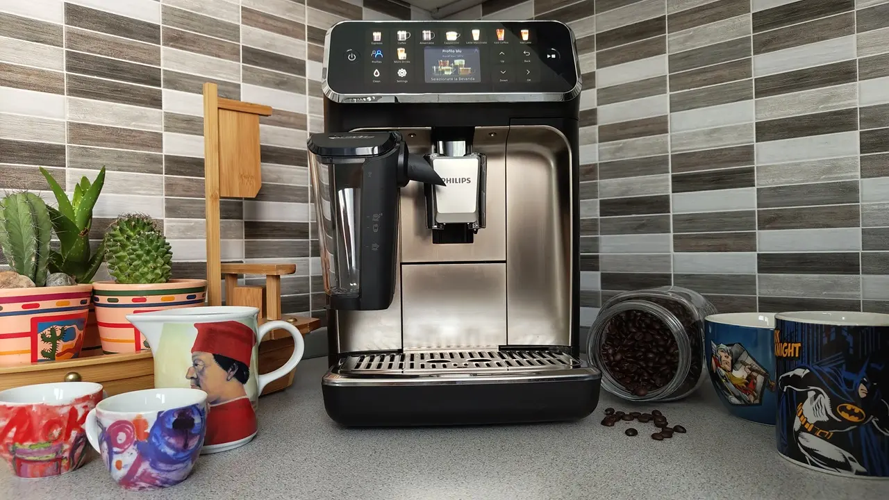 La recensione di Philips Serie 5500 LatteGo (o come abbiamo riscoperto l’amore per il caffè) thumbnail