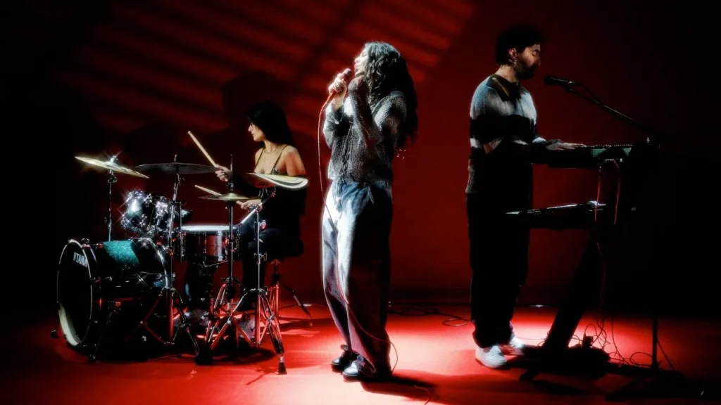 Nodi In The Loop singolo Alessandro Galdieri Valentina Schiavo video