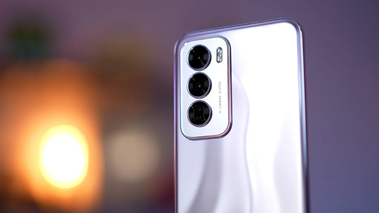 Oppo aggiorna la serie Reno12 con nuove funzioni AI thumbnail