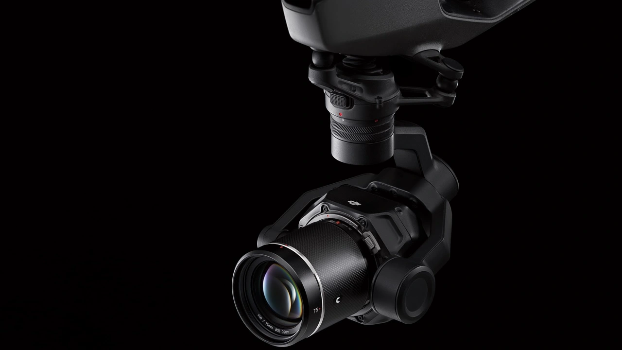 DJI potenzia la cinematografia aerea con l'innovativo obiettivo F1.8 da 75mm thumbnail