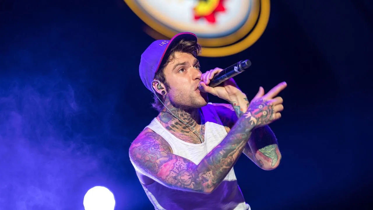 Prima di condannare Fedez dovremmo imparare cos’è (e perchè si usa) l’AutoTune thumbnail