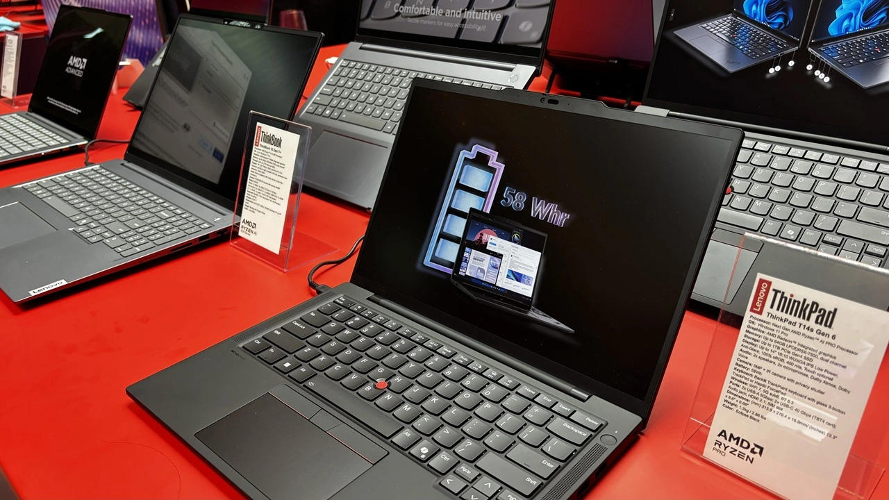 Lenovo presenta i nuovi laptop potenziati dall'Intelligenza Artificiale thumbnail