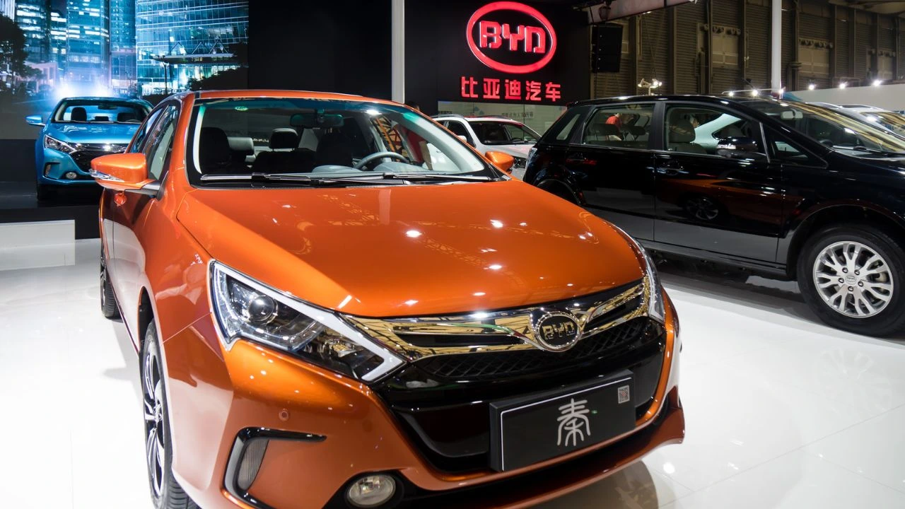 BYD ritira dal mercato 97.000 auto elettriche per difetti di fabbricazione allo sterzo thumbnail