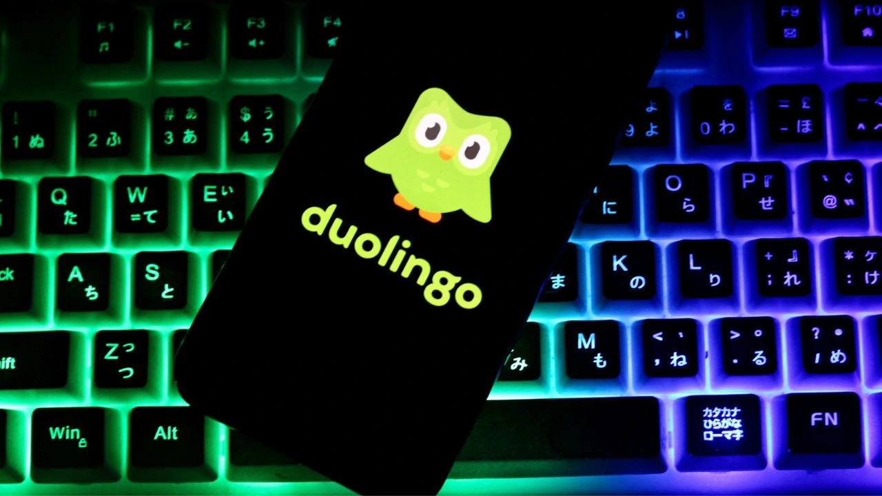 Duolingo: Video Call con Intelligenza Artificiale e mini-giochi per l'apprendimento delle lingue thumbnail