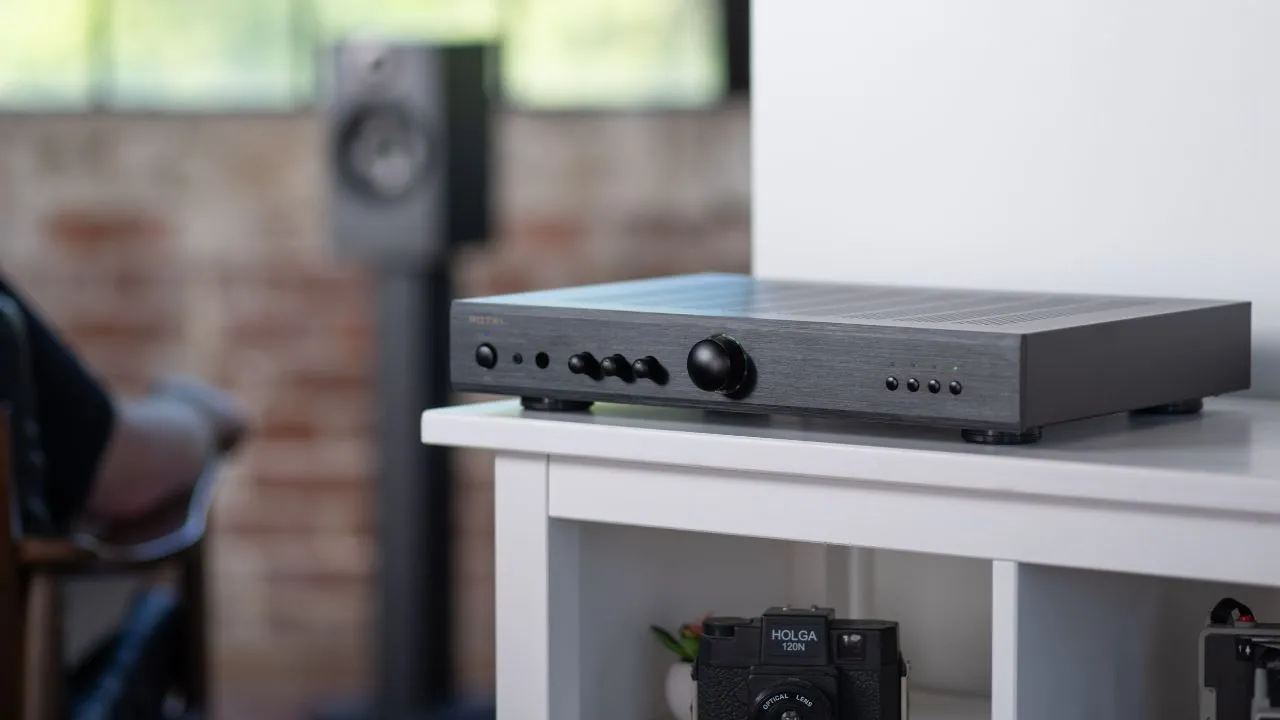 Rotel A8 è un amplificatore compatto con prestazioni Hi-Fi: caratteristiche e prezzo thumbnail