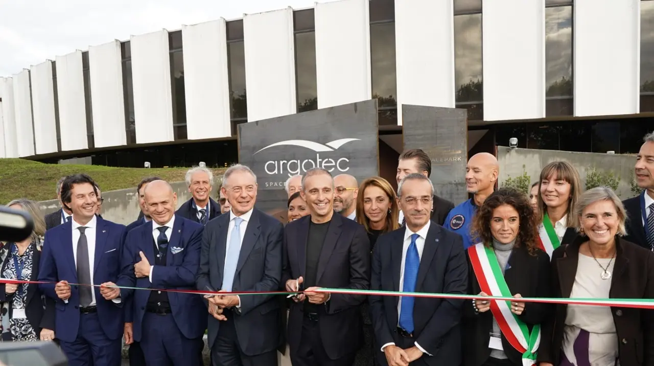 La nuova frontiera dei microsatelliti: Argotec inaugura lo SpacePark thumbnail