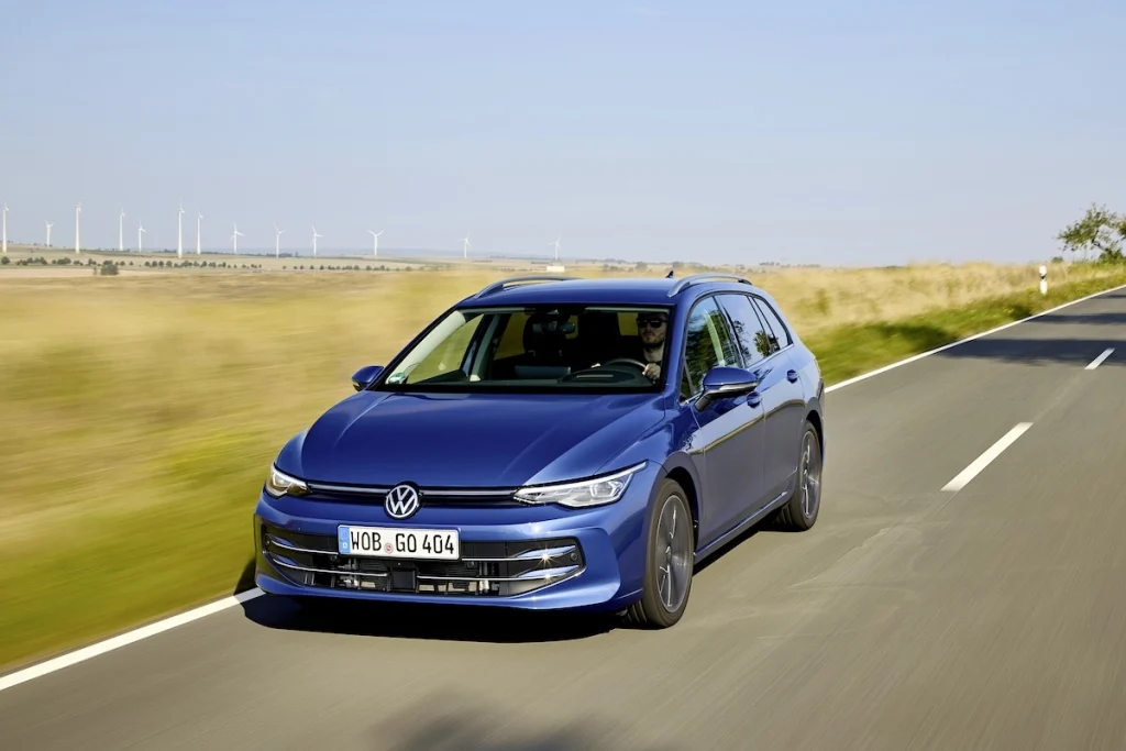 Il test drive e il prezzo della nuova Golf con restyling