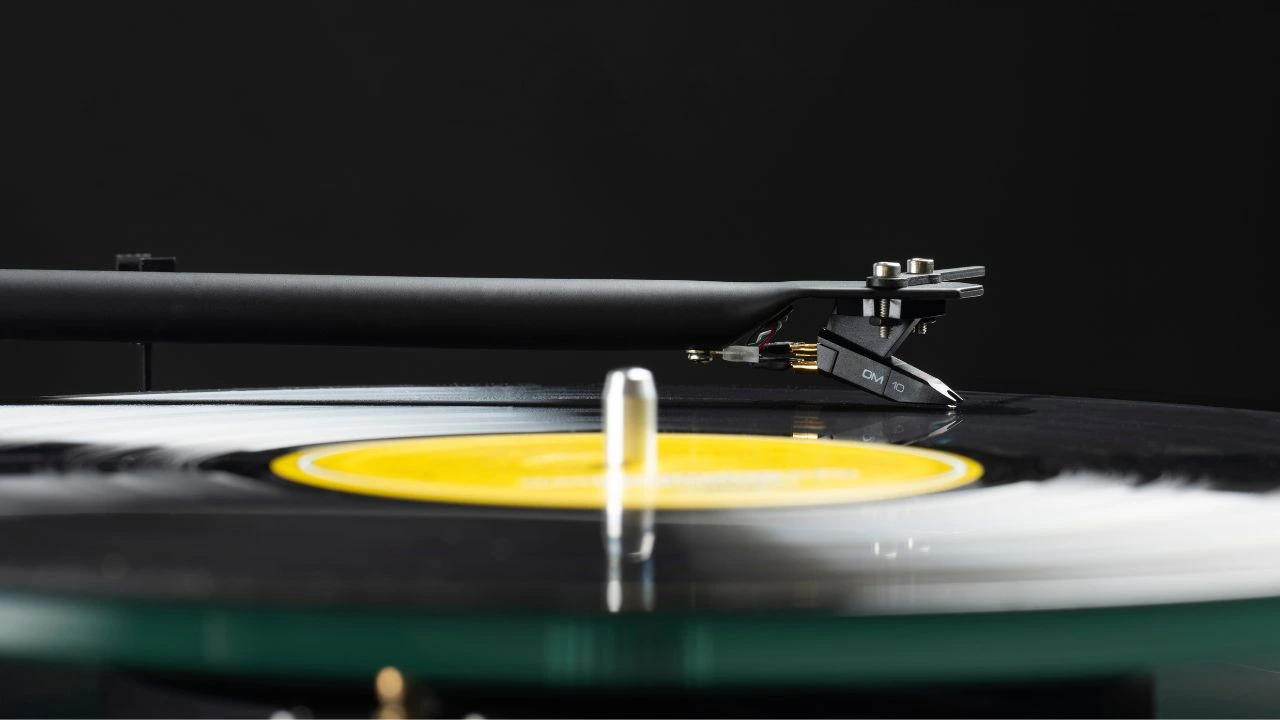 Pro-Ject lancia il nuovo giradischi T1 EVO: qualità hi-fi a un prezzo accessibile thumbnail