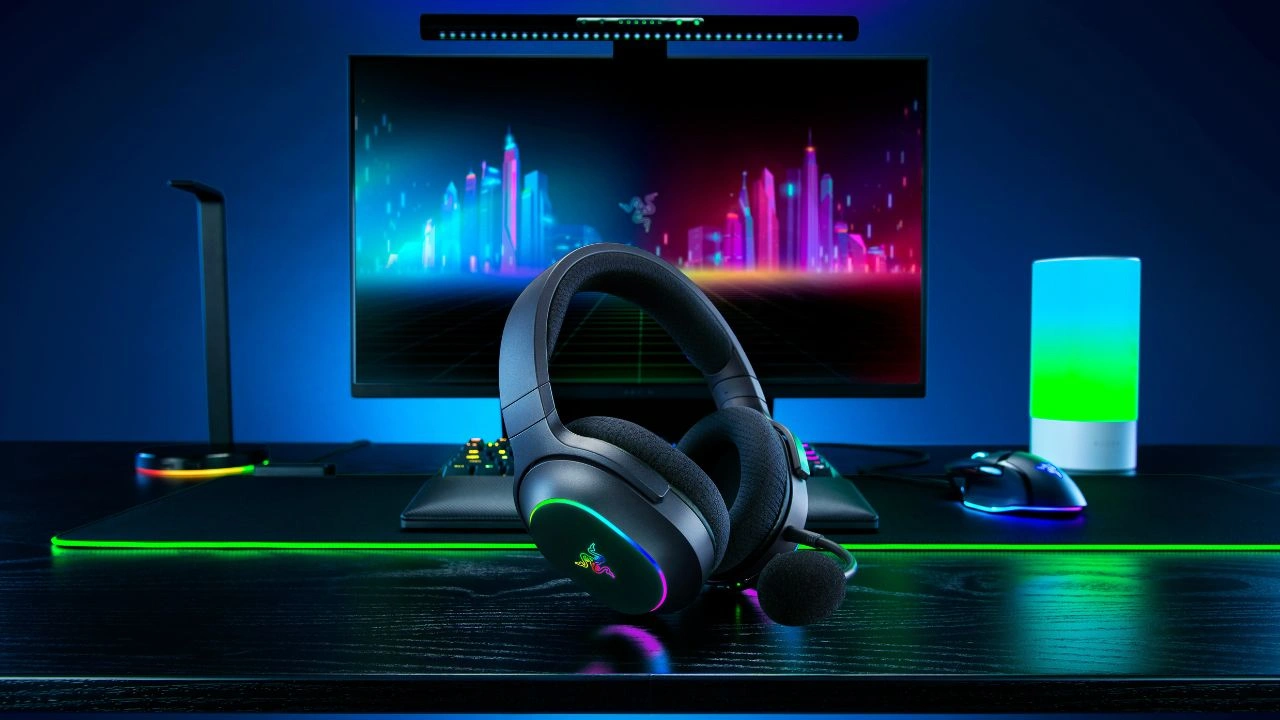 Razer Barracuda X Chroma: cuffie wireless e illuminazione dinamica per il gaming thumbnail