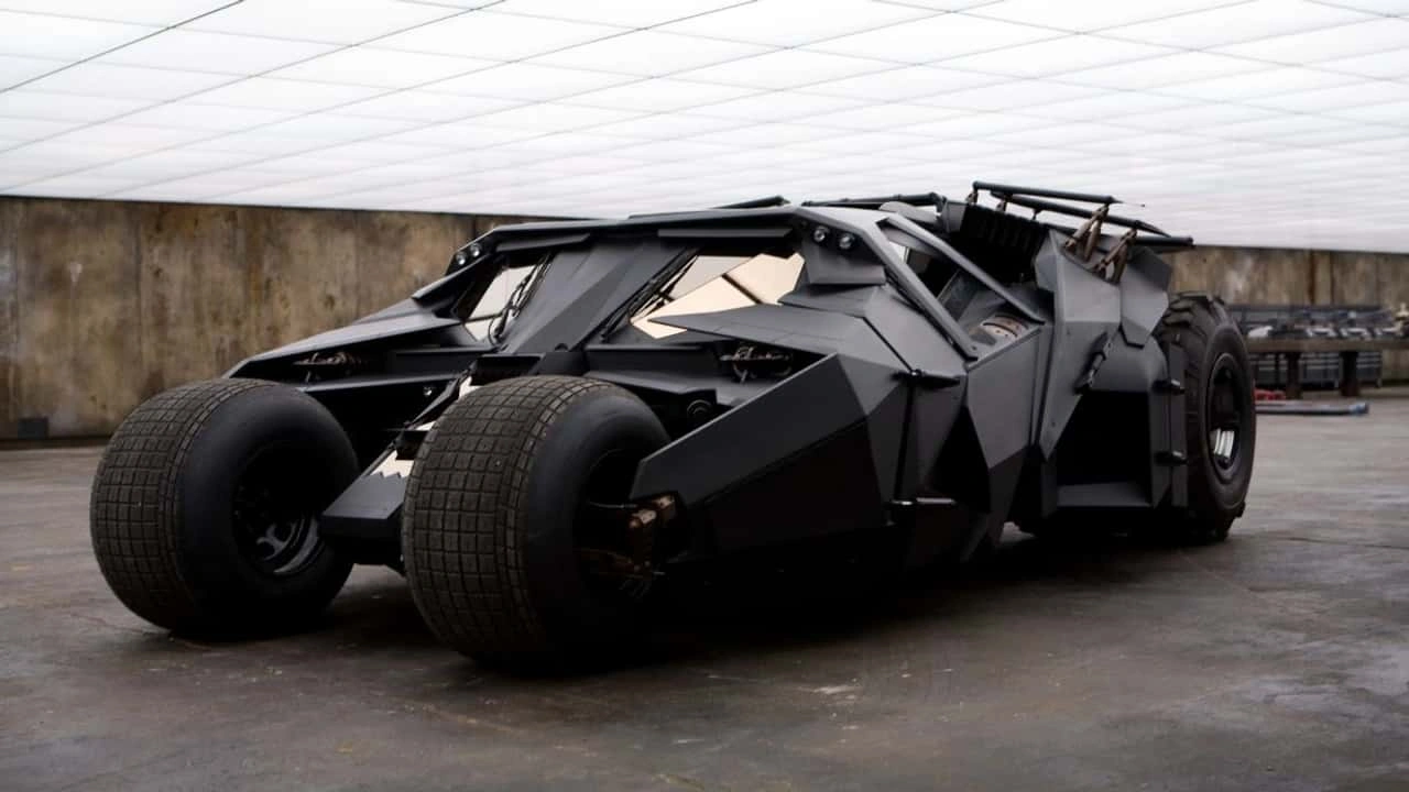 La vera Batmobile è in vendita, ma a che prezzo?Ah, e comunque non si può guidare su strada thumbnail