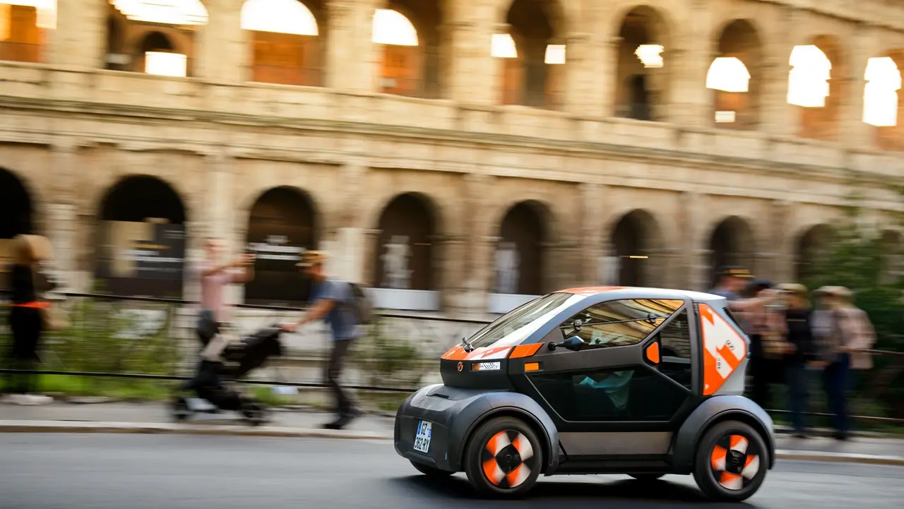 Mobilize Duo arriva in Italia: ecco il nuovo quadriciclo elettrico thumbnail