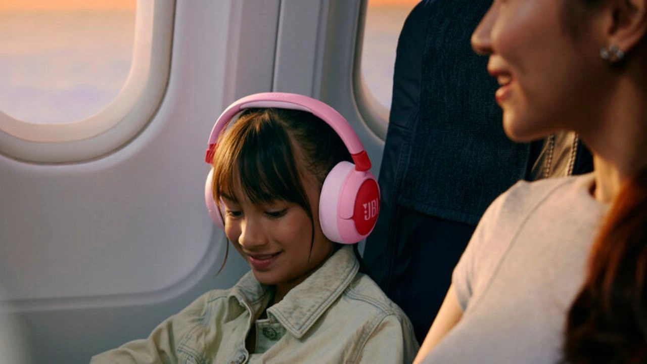 Nuove cuffie JBL Junior: audio sicuro e controllato per i più piccoli thumbnail