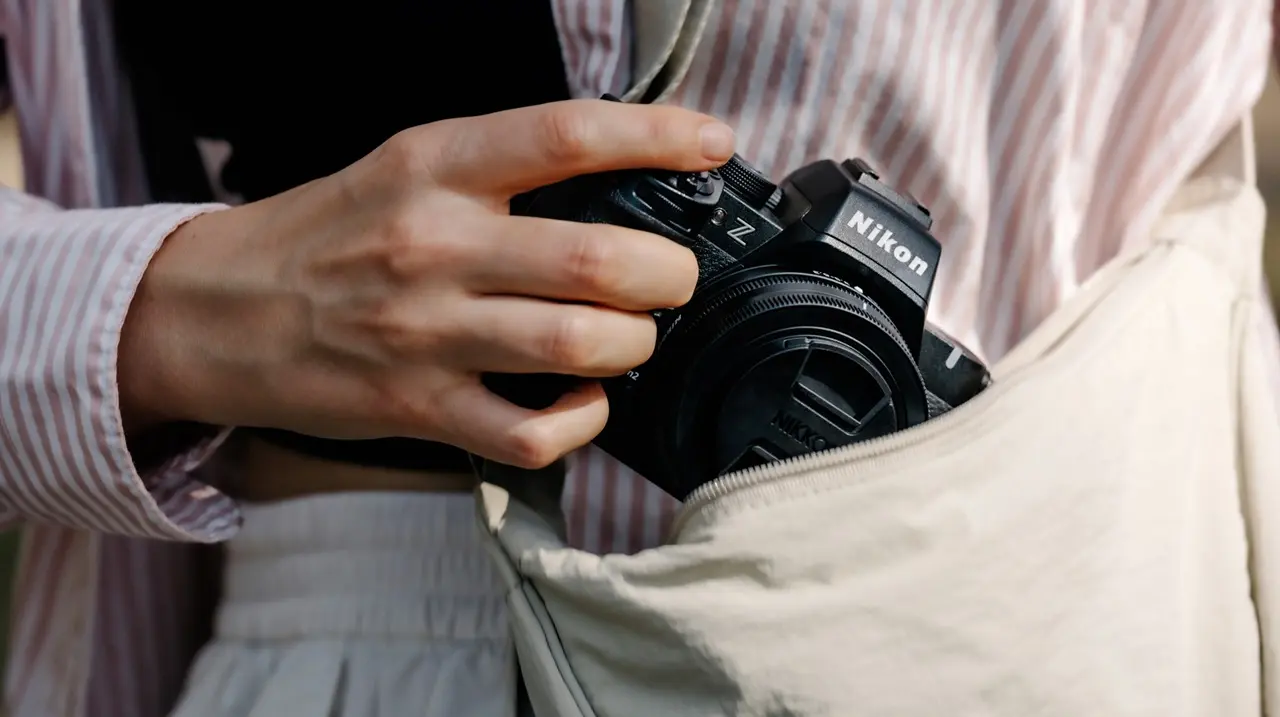 Nikon presenta Z50II, la sua nuova mirrorless thumbnail