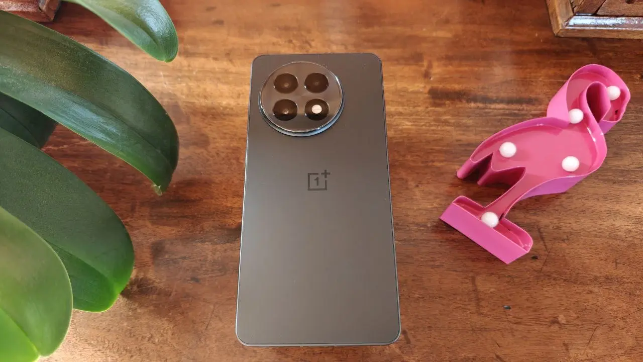 Recensione di OnePlus 13R, a un passo dalla vetta thumbnail