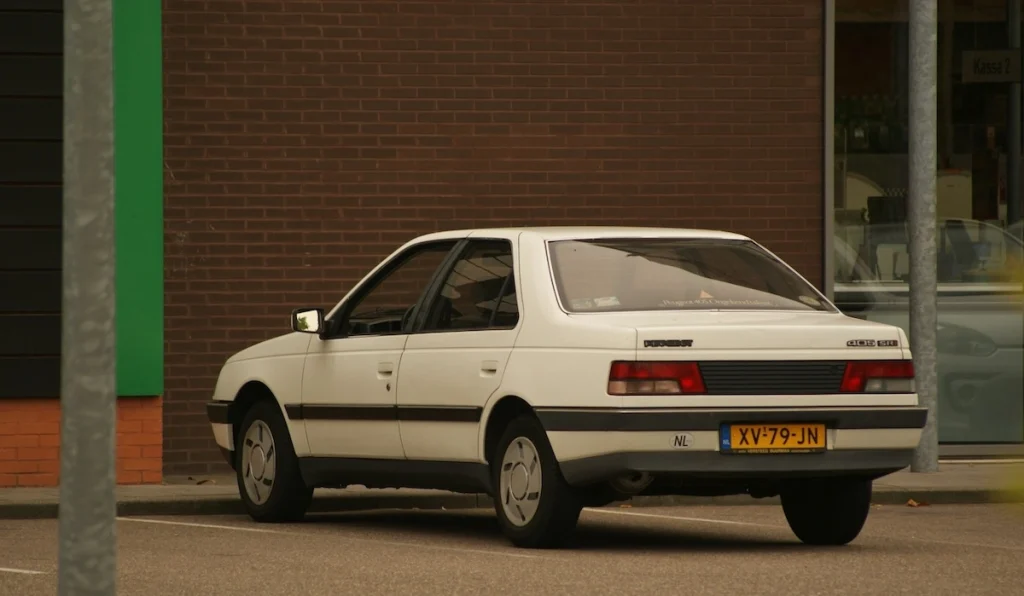 auto dellanno peugeot 405