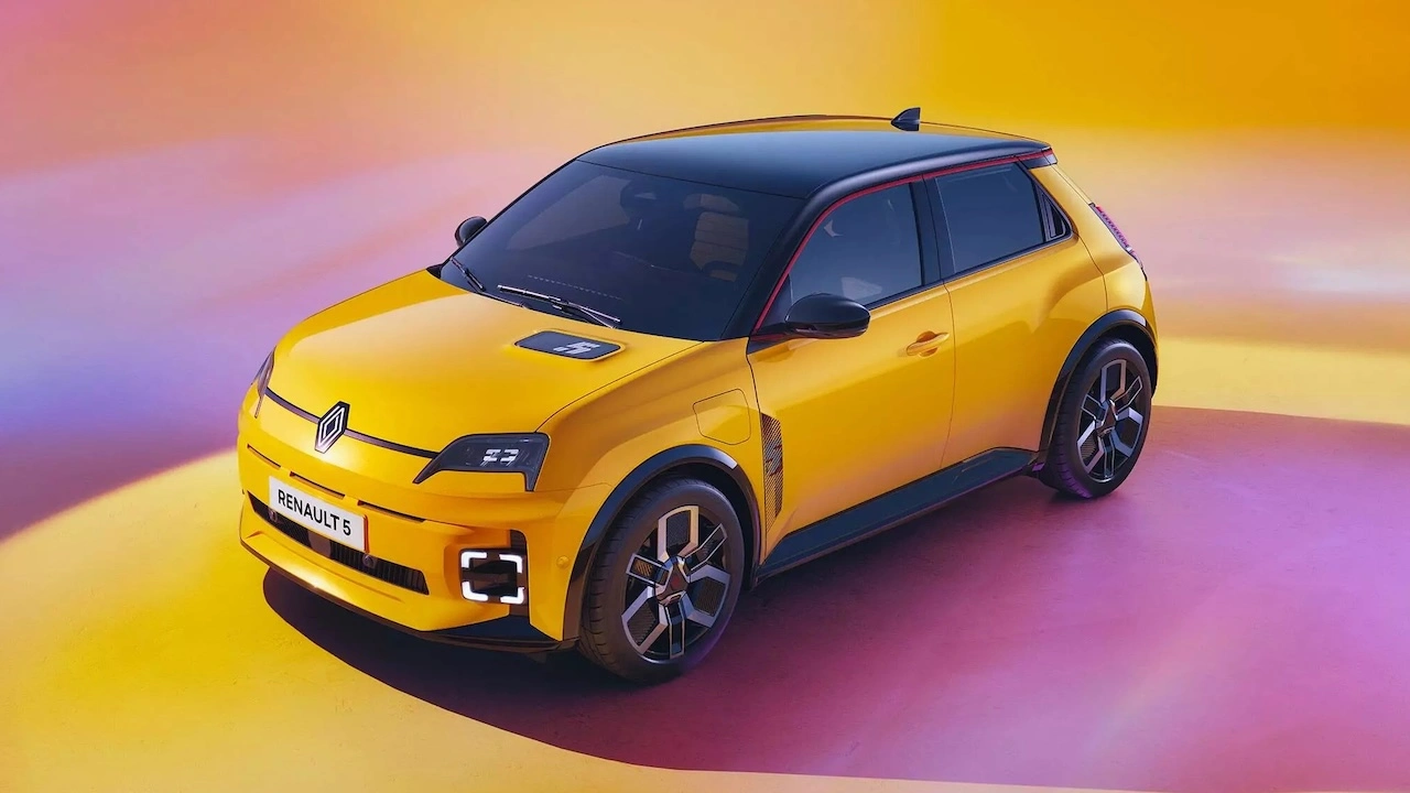 Renault 5 è Car of the Year 2025: ecco tutte le vincitrici degli ultimi 40 anni thumbnail