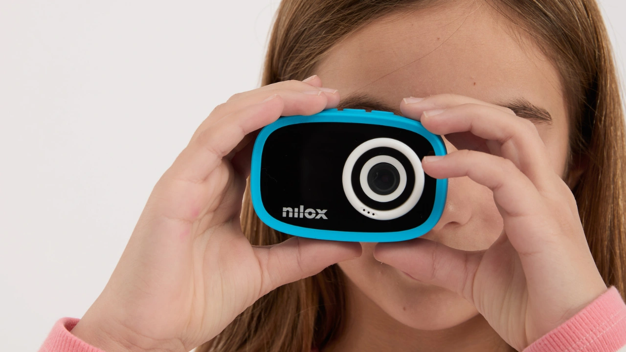 KIDSCAMERA: caratteristiche e prezzo della fotocamera Nilox pensata per i bambini thumbnail