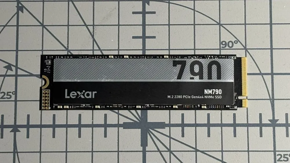 lexar NM790