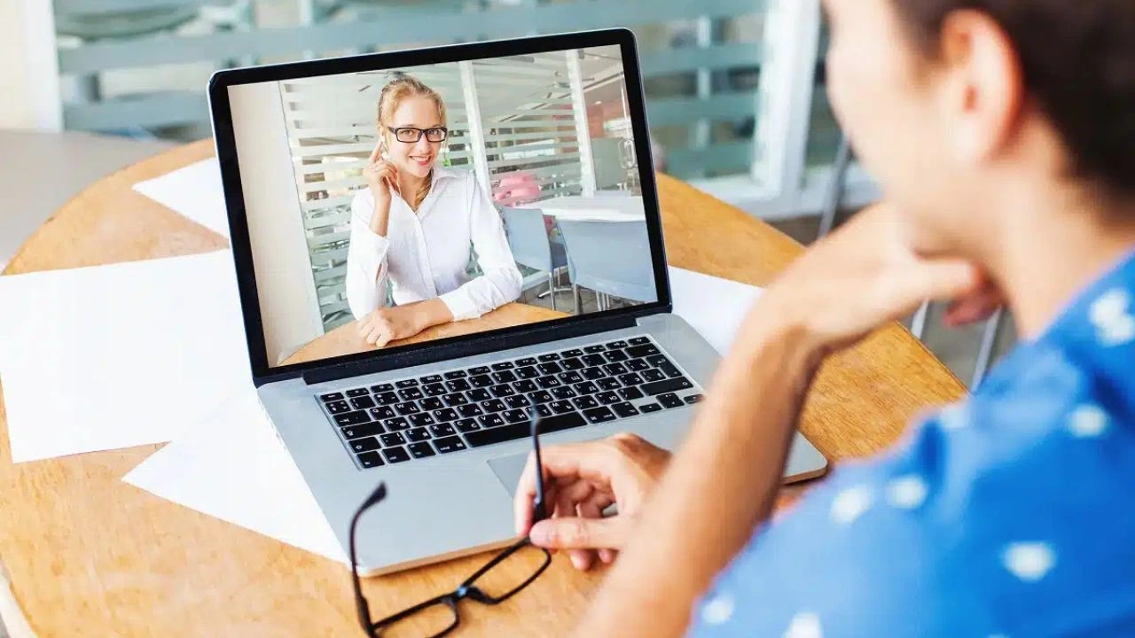 Microsoft annuncia la chiusura di Skype: il futuro è Teams thumbnail