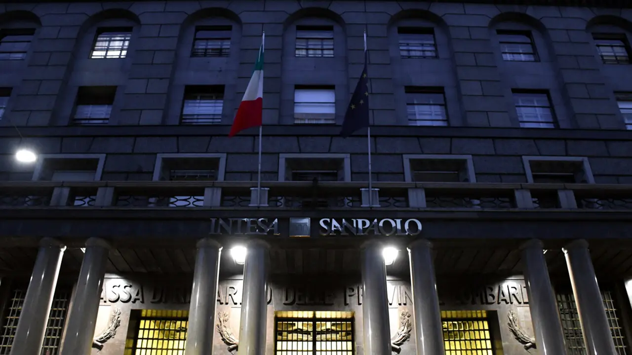 Intesa Sanpaolo e i prelievi fantasma: cos'è successo? thumbnail